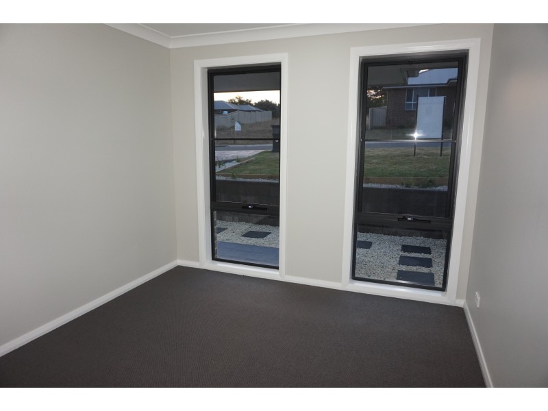 57 Kidd Circuit, Goulburn NSW 2580