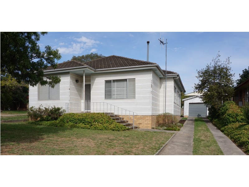 4 Godfrey Street, Goulburn NSW 2580