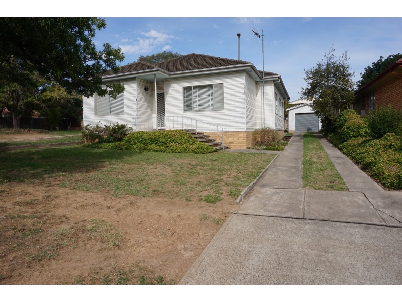 4 Godfrey Street, Goulburn NSW 2580