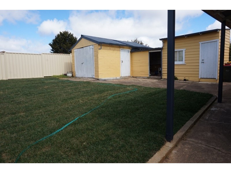 166 Clinton Street, Goulburn NSW 2580