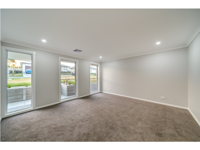 55 Kidd Circuit, Goulburn NSW 2580