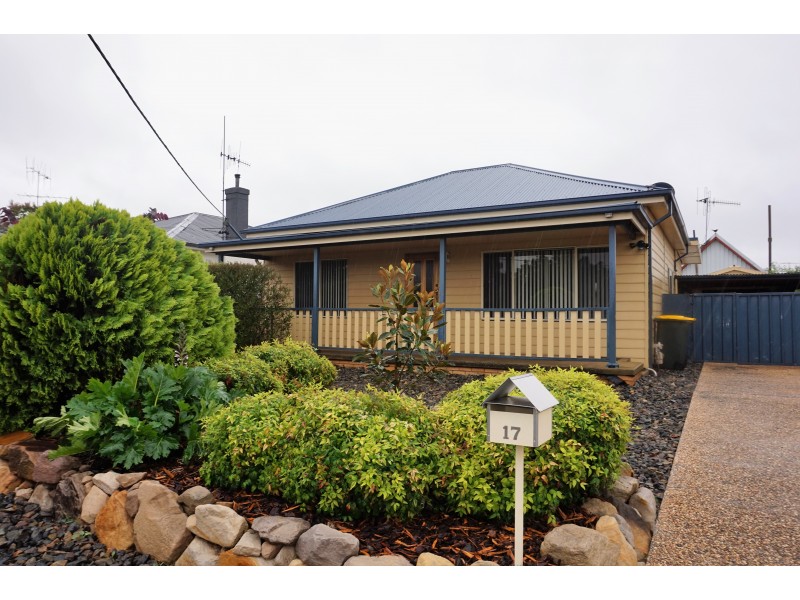 17 Princes Avenue, Goulburn NSW 2580