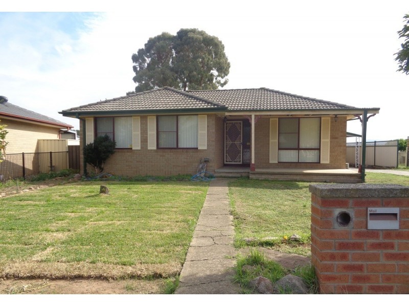 28 Gourock Avenue, Goulburn NSW 2580