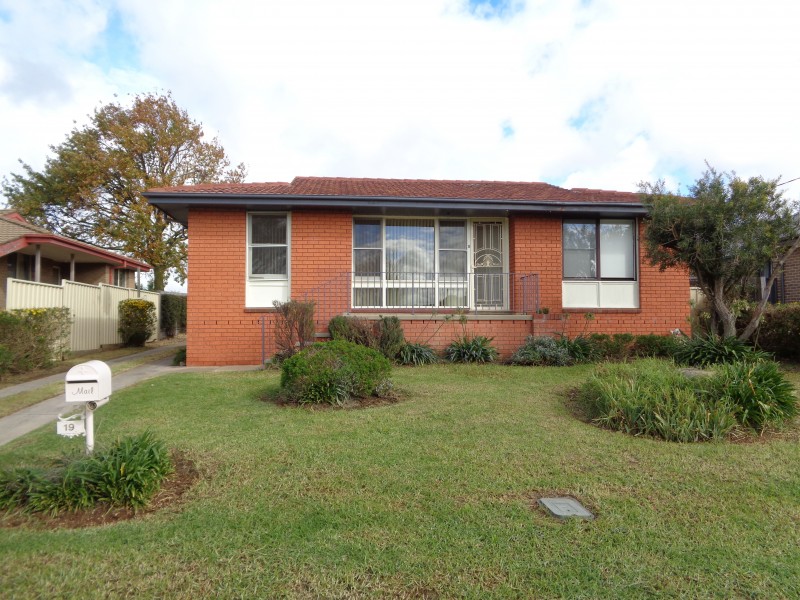 19 Gourock Avenue, Goulburn NSW 2580