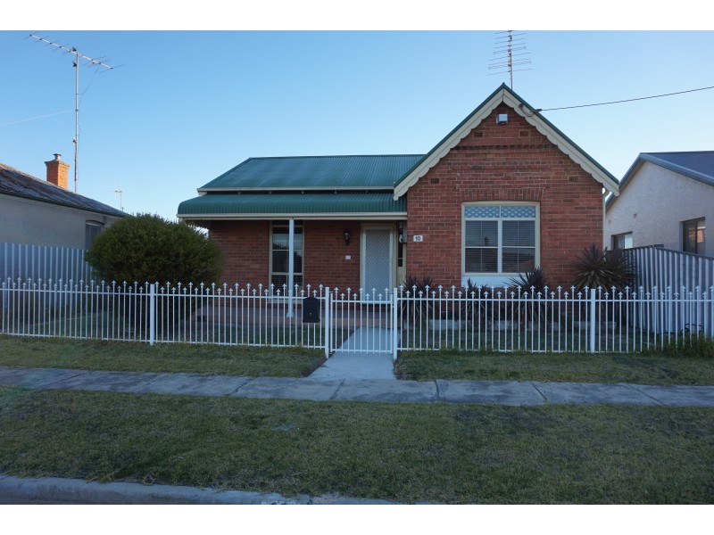 10 Upper Sterne Street, Goulburn NSW 2580