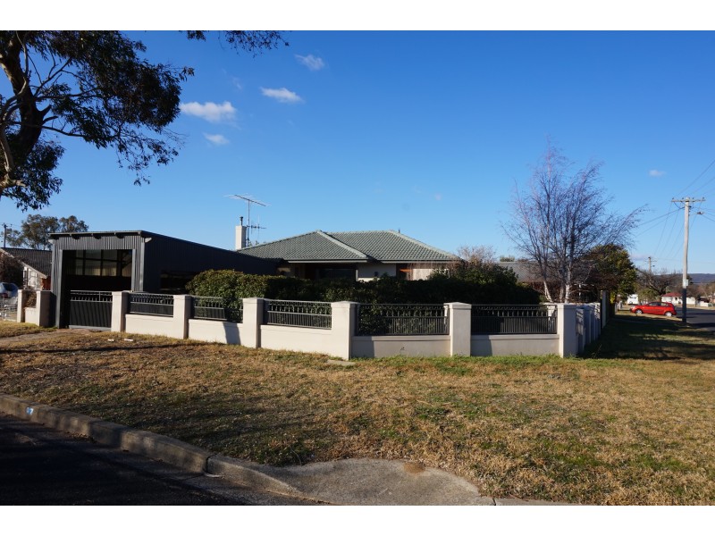 97 Albert Street, Goulburn NSW 2580