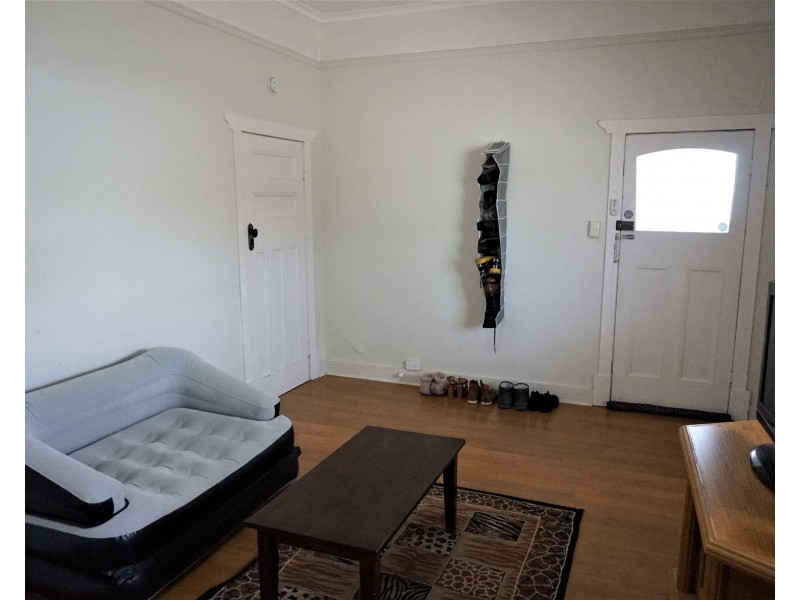 11a Park Street, Goulburn NSW 2580