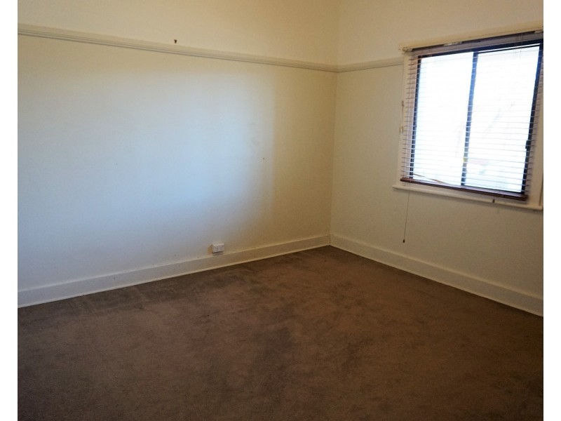 11a Park Street, Goulburn NSW 2580