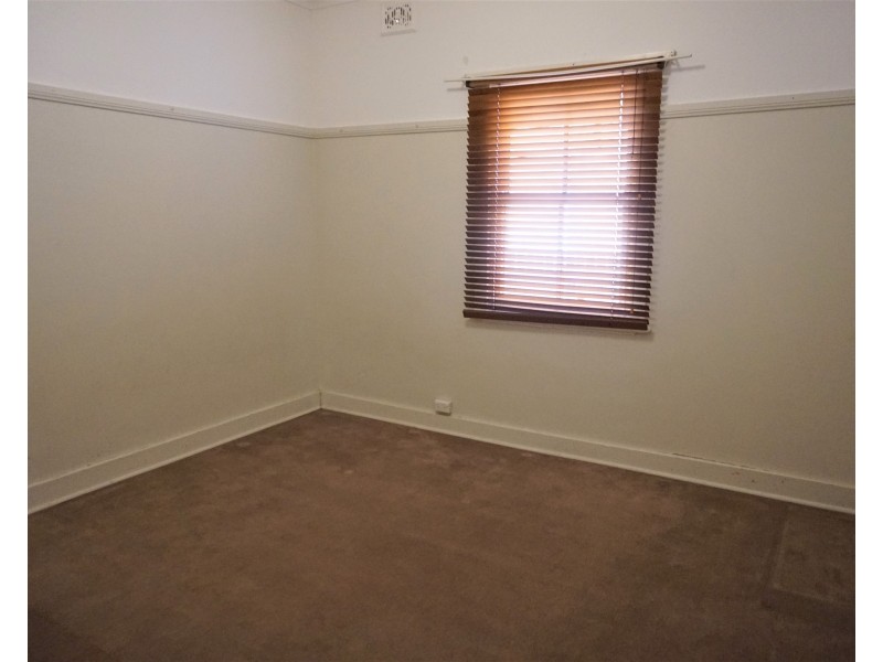 11a Park Street, Goulburn NSW 2580