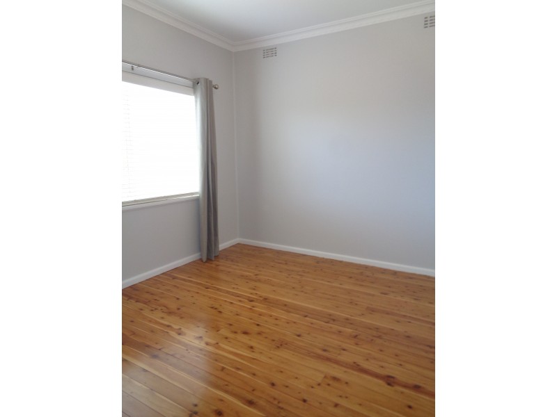 4 Godfrey Street, Goulburn NSW 2580