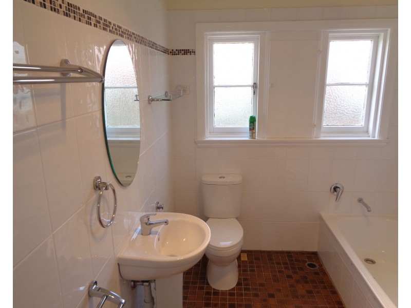252 Combermere Street, Goulburn NSW 2580