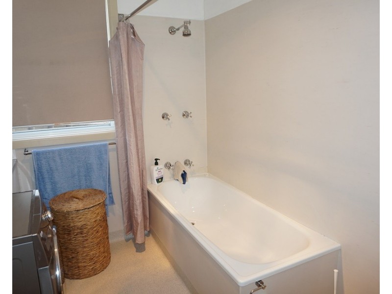 166 Clinton Street, Goulburn NSW 2580