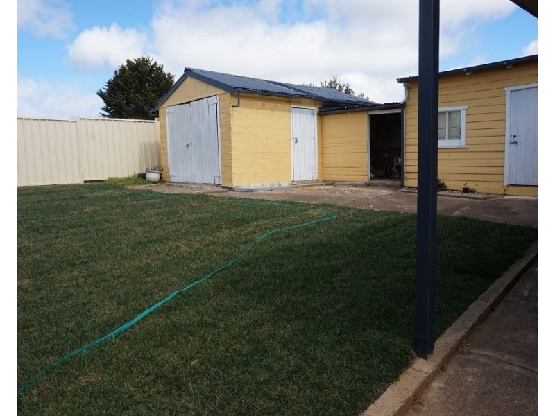 166 Clinton Street, Goulburn NSW 2580