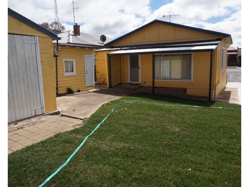 166 Clinton Street, Goulburn NSW 2580