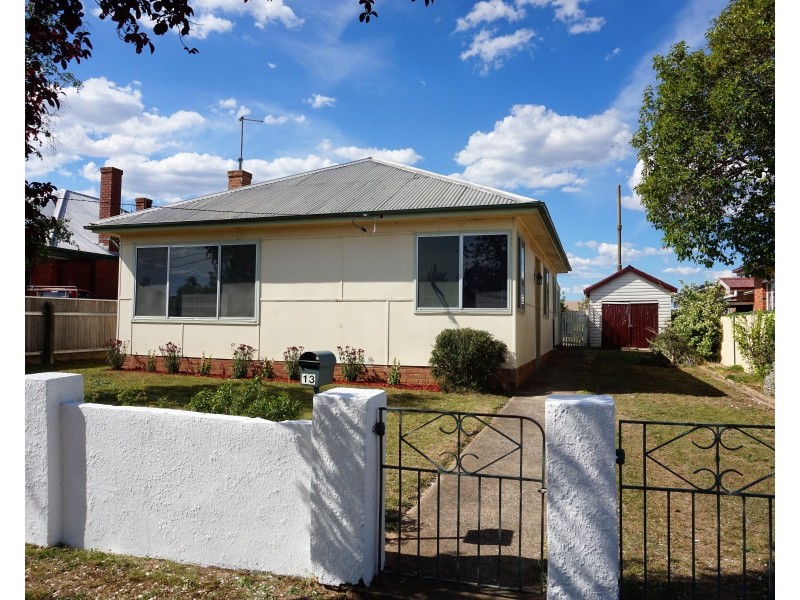 13 Princes Avenue, Goulburn NSW 2580