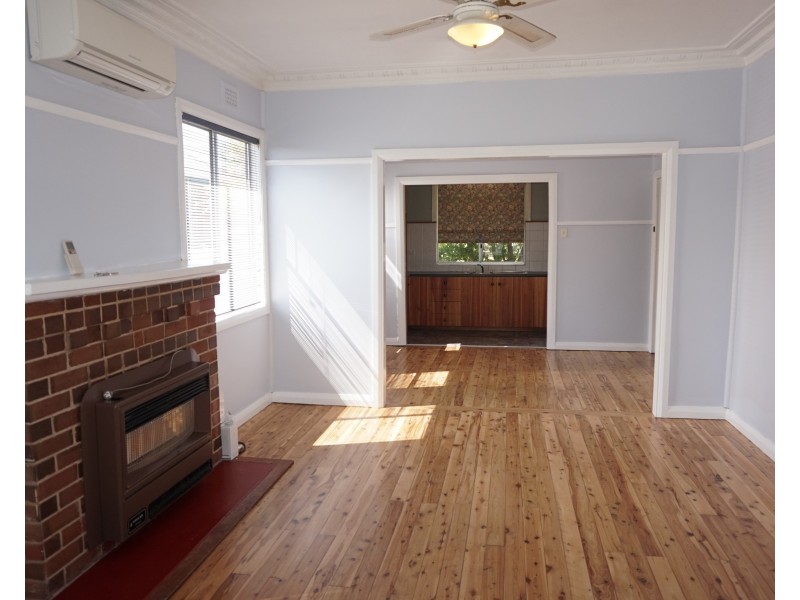 13 Princes Avenue, Goulburn NSW 2580