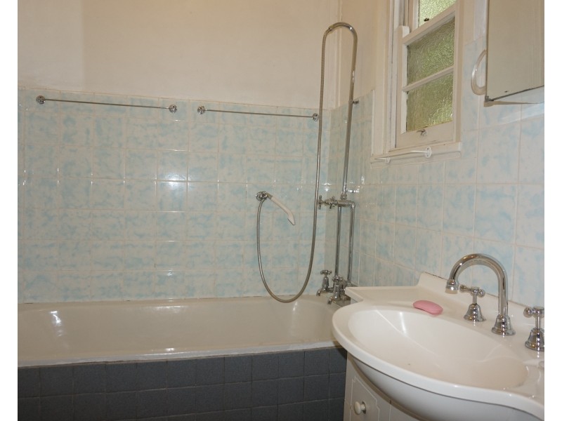 13 Princes Avenue, Goulburn NSW 2580