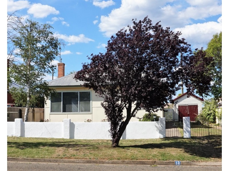 13 Princes Avenue, Goulburn NSW 2580