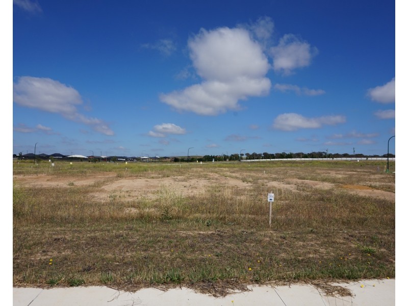 59 Quiberon Way, Goulburn NSW 2580