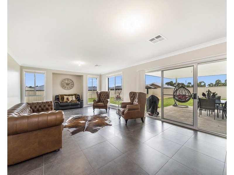 8 Straker Road, Goulburn NSW 2580