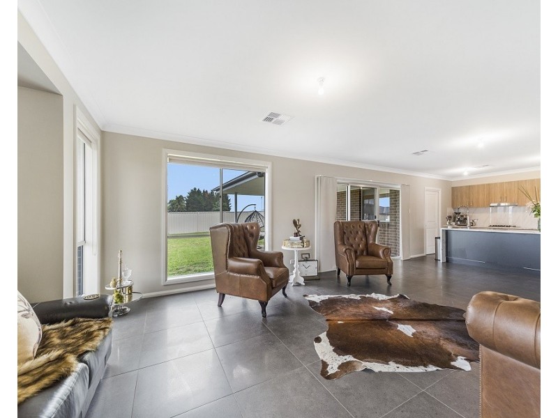 8 Straker Road, Goulburn NSW 2580