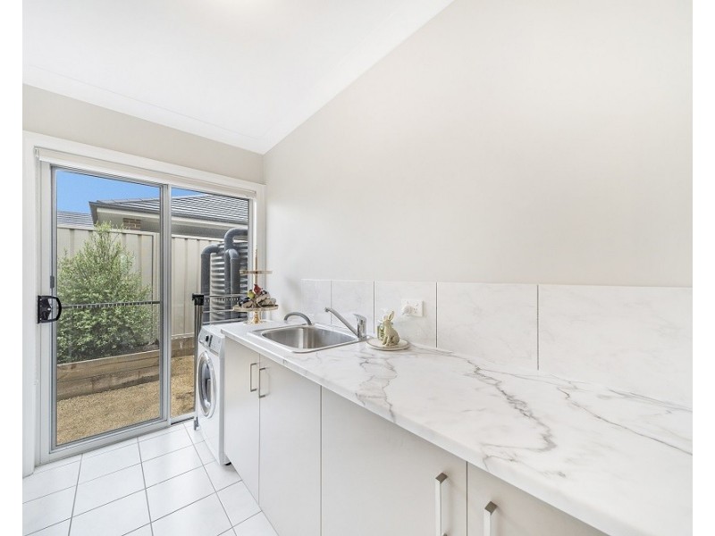 8 Straker Road, Goulburn NSW 2580