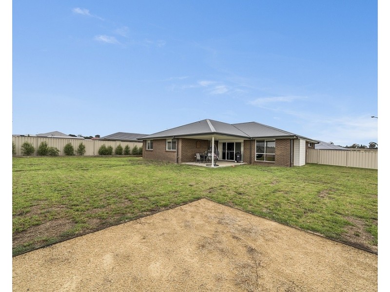 8 Straker Road, Goulburn NSW 2580