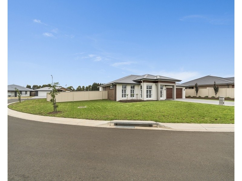 8 Straker Road, Goulburn NSW 2580