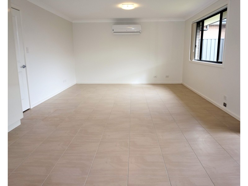 7 Huxtable Place, Goulburn NSW 2580