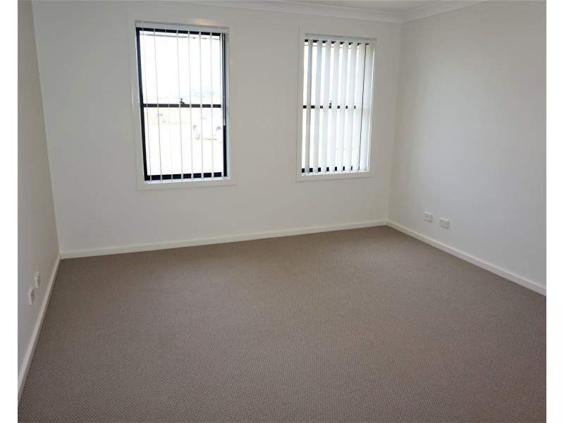 7 Huxtable Place, Goulburn NSW 2580