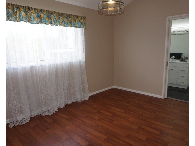 6 Major Drive, Goulburn NSW 2580