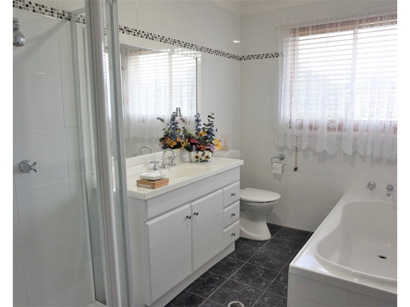 6 Major Drive, Goulburn NSW 2580