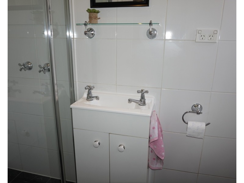 6 Major Drive, Goulburn NSW 2580