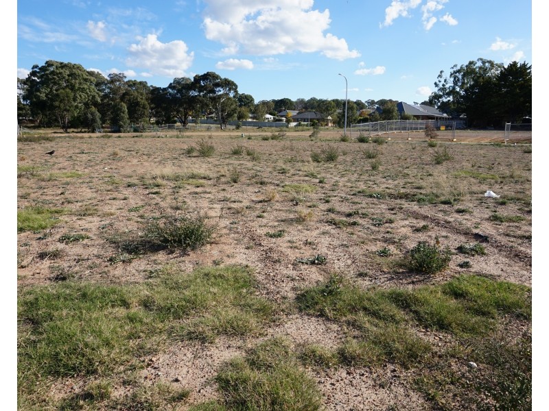 16 Theatre Drive, Goulburn NSW 2580