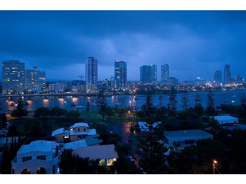 2094/1 LENNIE AVENUE, Main Beach QLD 4217