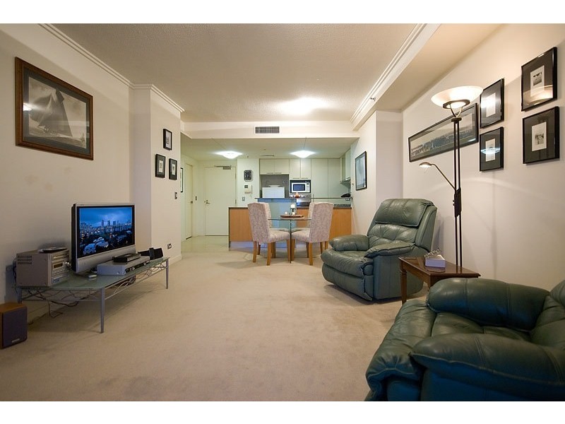 2094/1 LENNIE AVENUE, Main Beach QLD 4217