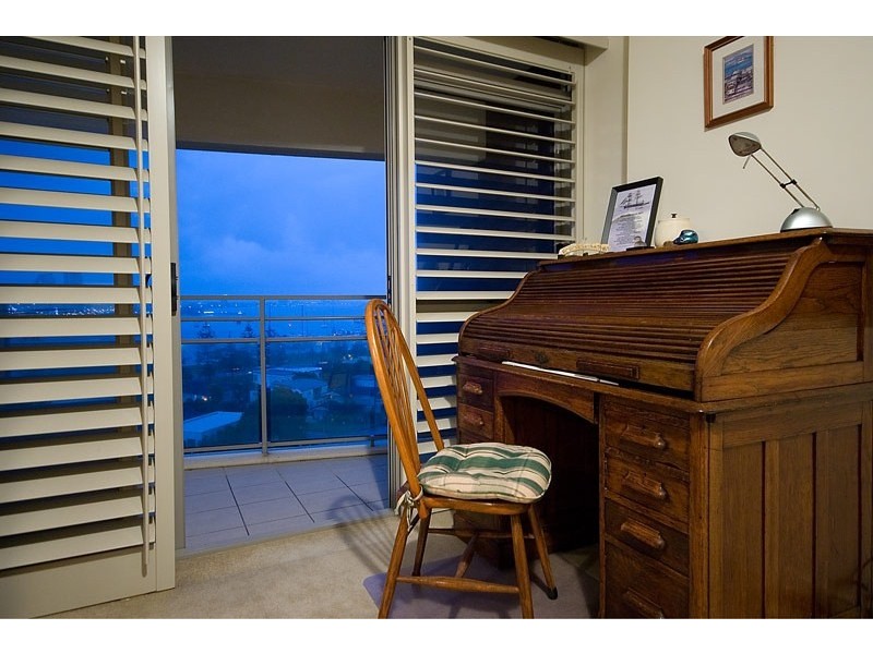 2094/1 LENNIE AVENUE, Main Beach QLD 4217