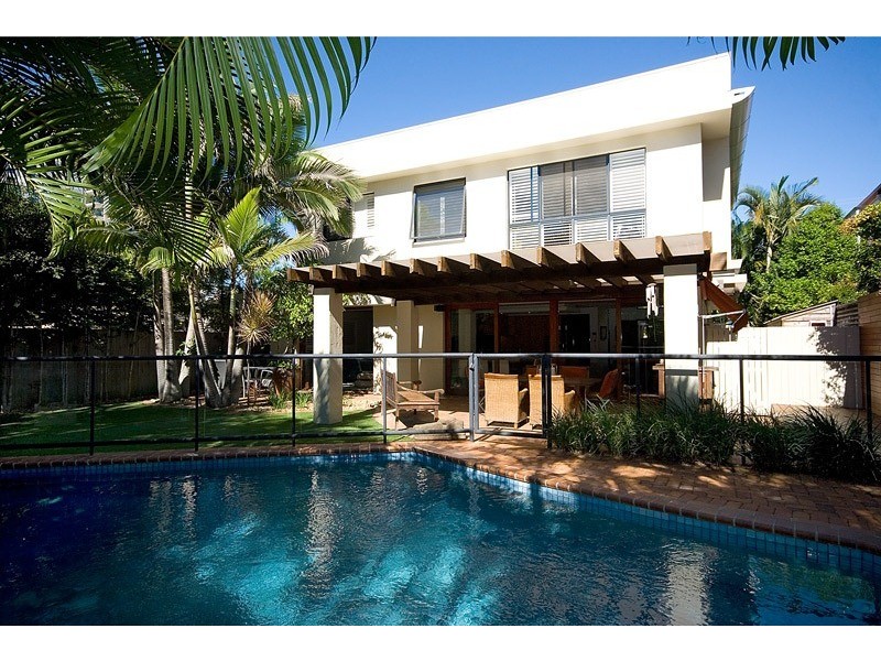 31 Hughes Avenue, Main Beach QLD 4217