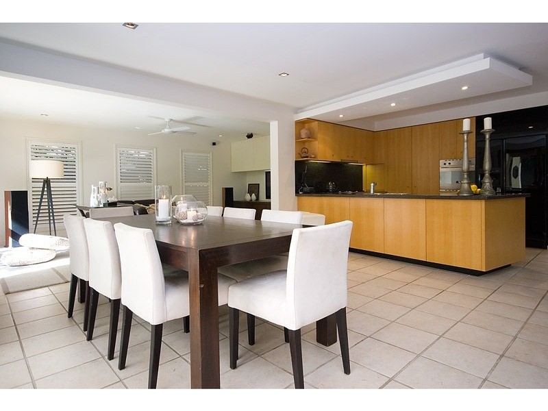 31 Hughes Avenue, Main Beach QLD 4217