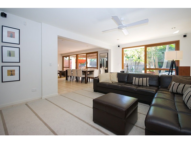 31 Hughes Avenue, Main Beach QLD 4217