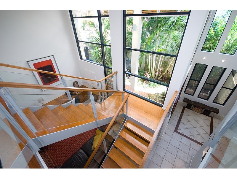 31 Hughes Avenue, Main Beach QLD 4217