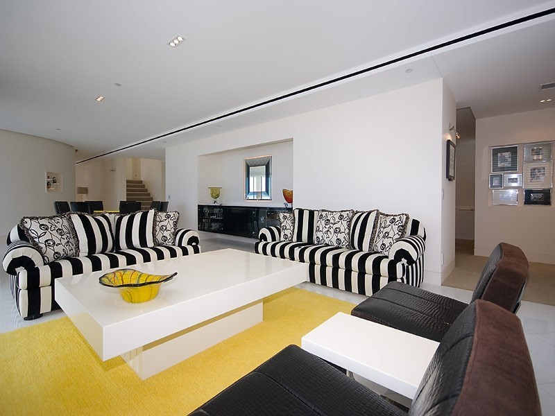 59 PACIFIC STREET, Main Beach QLD 4217