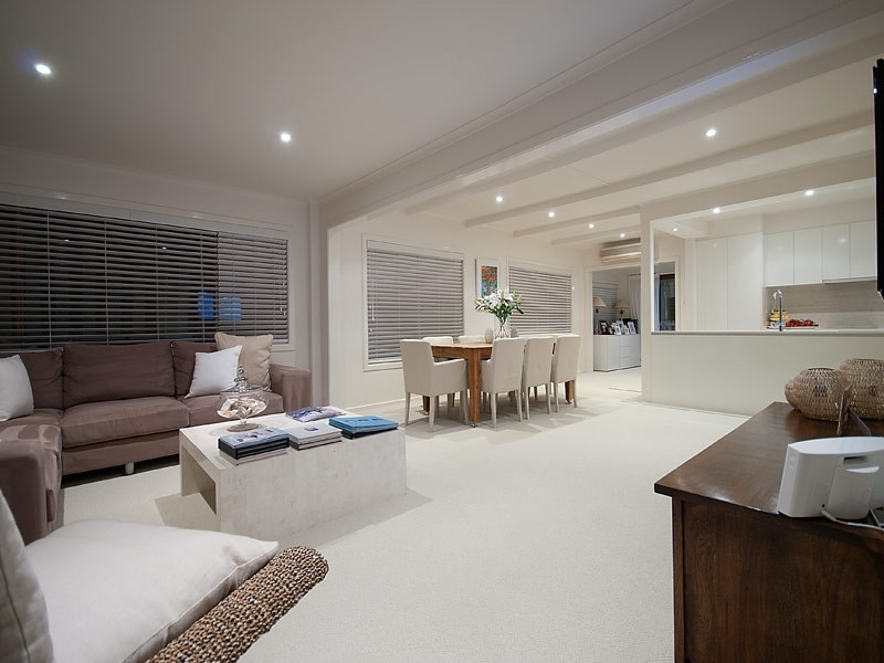 49 WOODROFFE AVENUE, Main Beach QLD 4217