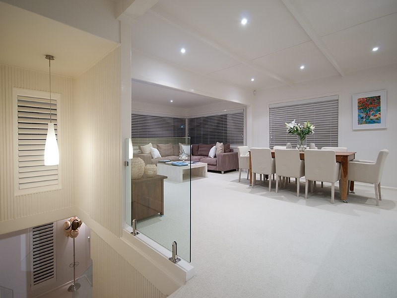 49 WOODROFFE AVENUE, Main Beach QLD 4217