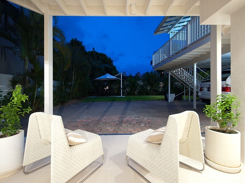 49 WOODROFFE AVENUE, Main Beach QLD 4217