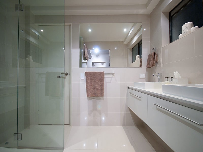 49 WOODROFFE AVENUE, Main Beach QLD 4217