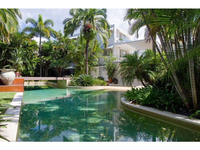 46-48 PEAK AVENUE, Main Beach QLD 4217