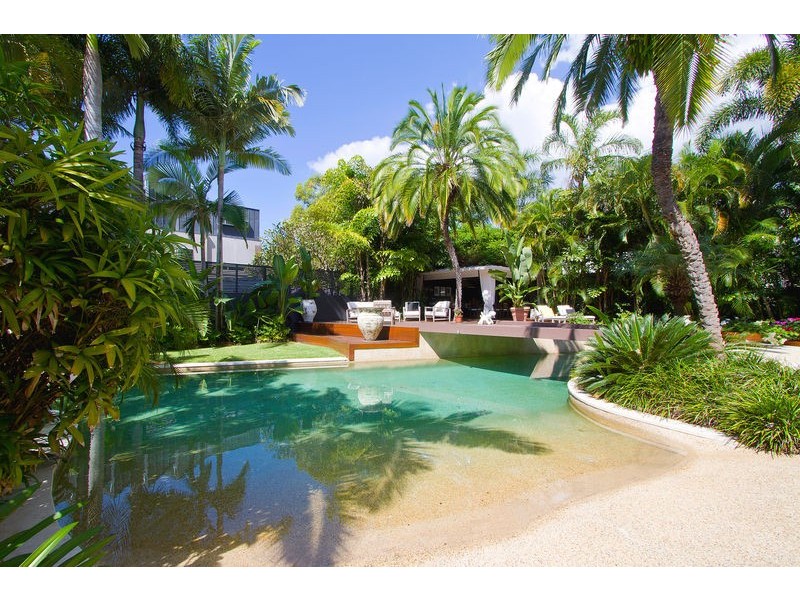 46-48 PEAK AVENUE, Main Beach QLD 4217