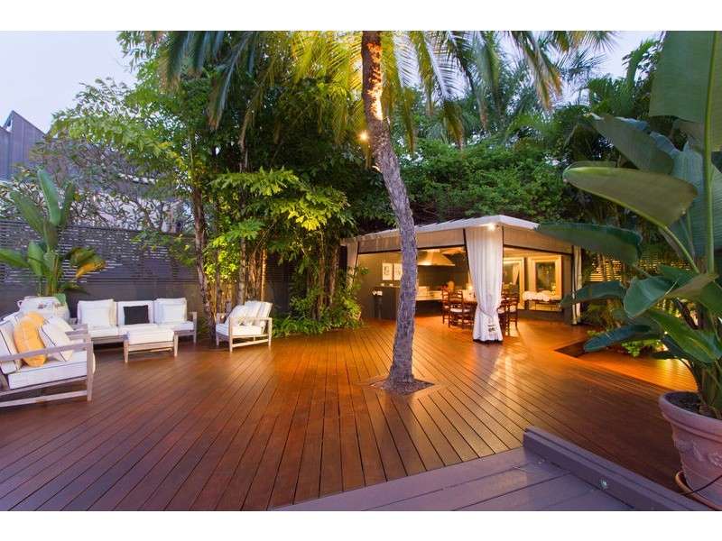 46-48 PEAK AVENUE, Main Beach QLD 4217