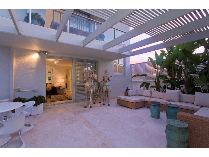 46-48 PEAK AVENUE, Main Beach QLD 4217